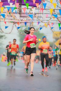 BIB: 200
                            <button type="button" onclick="openModal(10294795)" class="btn btn-primary btn-sm float-right btn-popup" data-toggle="modal" data-target=".modal-high-quality">
                        <i class="fas fa-shopping-cart"></i> Add to Cart
                    </button>
                                            <button type="button" onclick="isThisMe(10294795, true)" class="btn btn-success btn-sm float-right btn-popup btn-isme hidden" data-toggle="tooltip" data-placement="bottom" title="นี่คือรูปของคุณใช่ไหม คลิกที่นี่เพื่อเอาเข้าอัลบั้ม">
                        <i class="fas fa-plus"></i> Add to album
                    </button>
                    <button type="button" onclick="isThisMe(10294795, false)" class="btn btn-warning btn-sm float-right btn-popup btn-isnotme hidden">
                        <i class="fas fa-ban"></i> Remove from album
                    </button>
